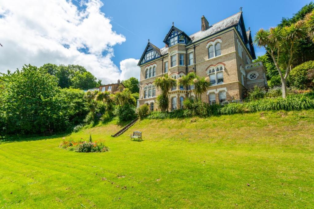 Westwell Hall Guest Accommodation, Bed & Breakfast, Luxury Rooms Ilfracombe Exterior photo